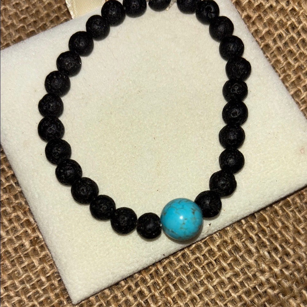 Black and Turquoise Beaded Bracelet - Picture 4 of 4